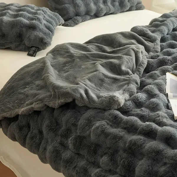 kf-S6bbc7f2e6cbf4d6c8a0ec069e362f290t-Luxurious-Faux-Rabbit-Fur-Reversible-Throw-Blanket-Nap-Blanket-Air-Conditioning-Blankets-for-Beds-Office-Outdoor Luxurious Faux Rabbit Fur Reversible Throw