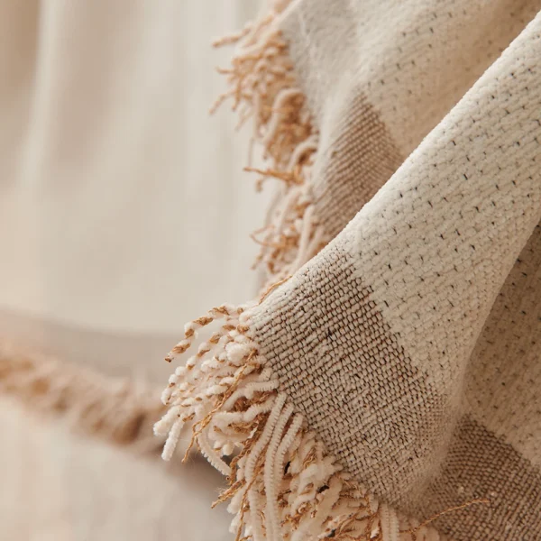 Nordic Tassel Throw Blanket – Four-Season Sofa Cover & Anti-Scratch Protector